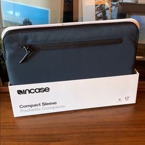 🆕 🎁 Incase 12” MacBook case